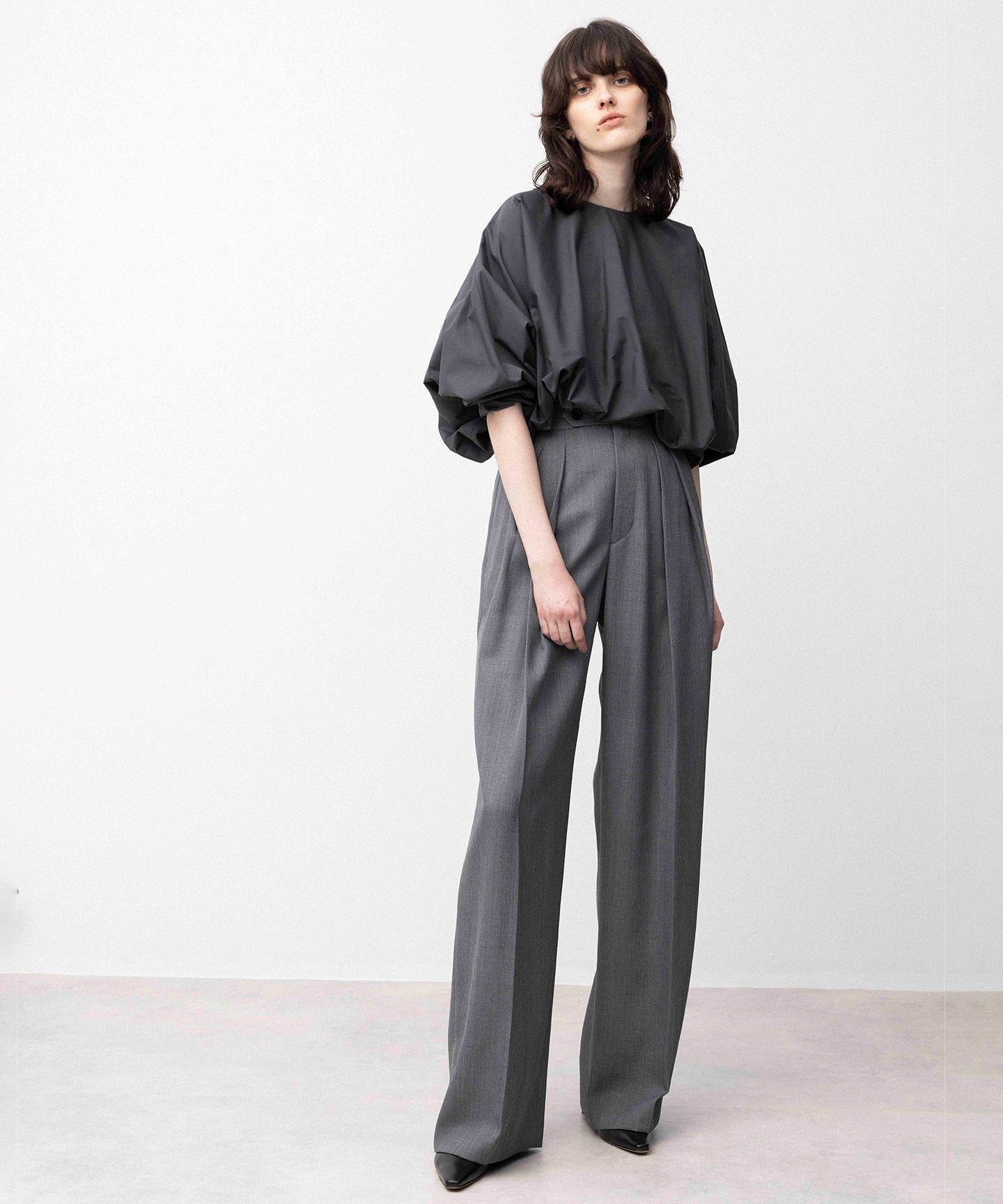 身長177cm B82cm W60cm H88cm