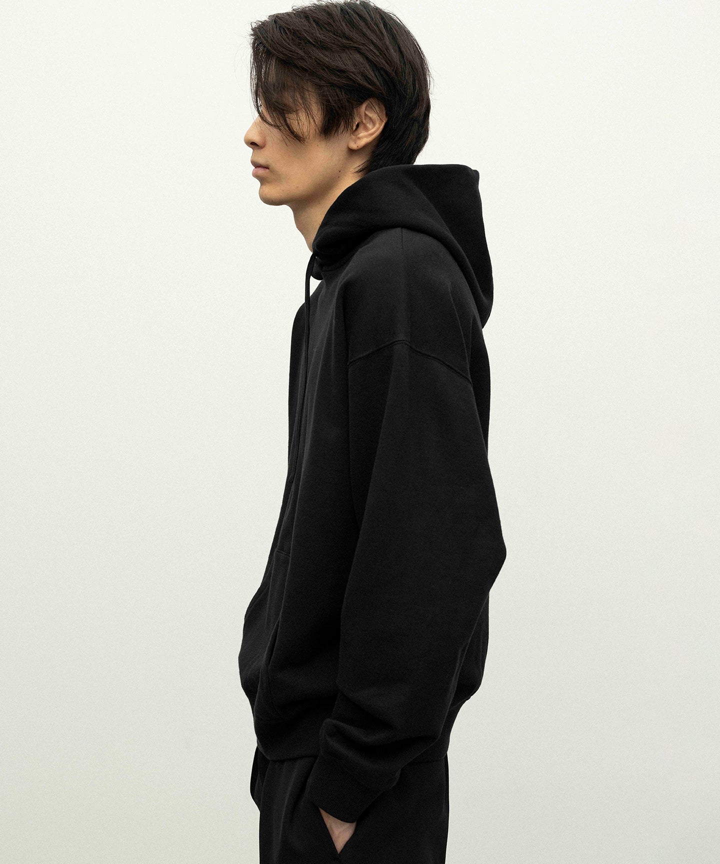 身長185cm B83cm W65cm H91cm