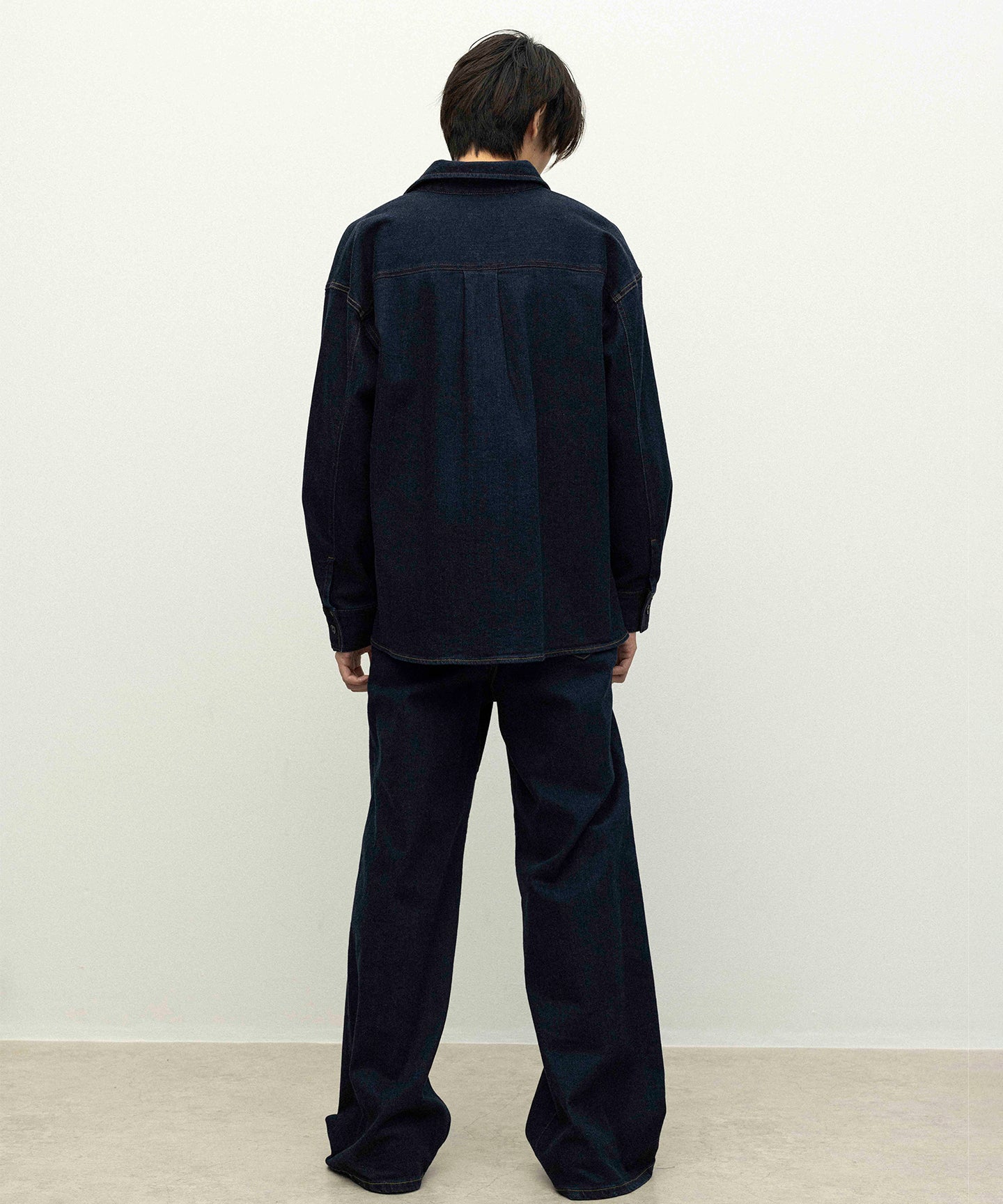 身長185cm B83cm W65cm H91cm